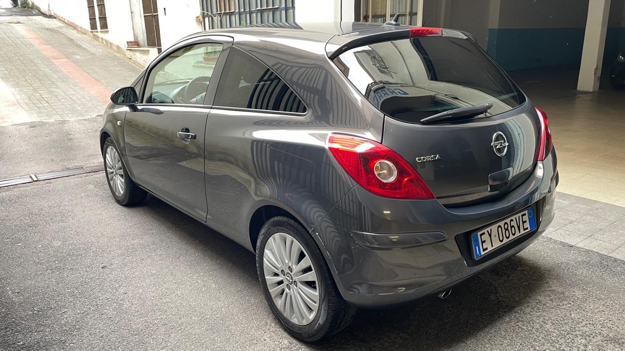 Opel Corsa 1.2 85CV 3 porte GPL-TECH b-color