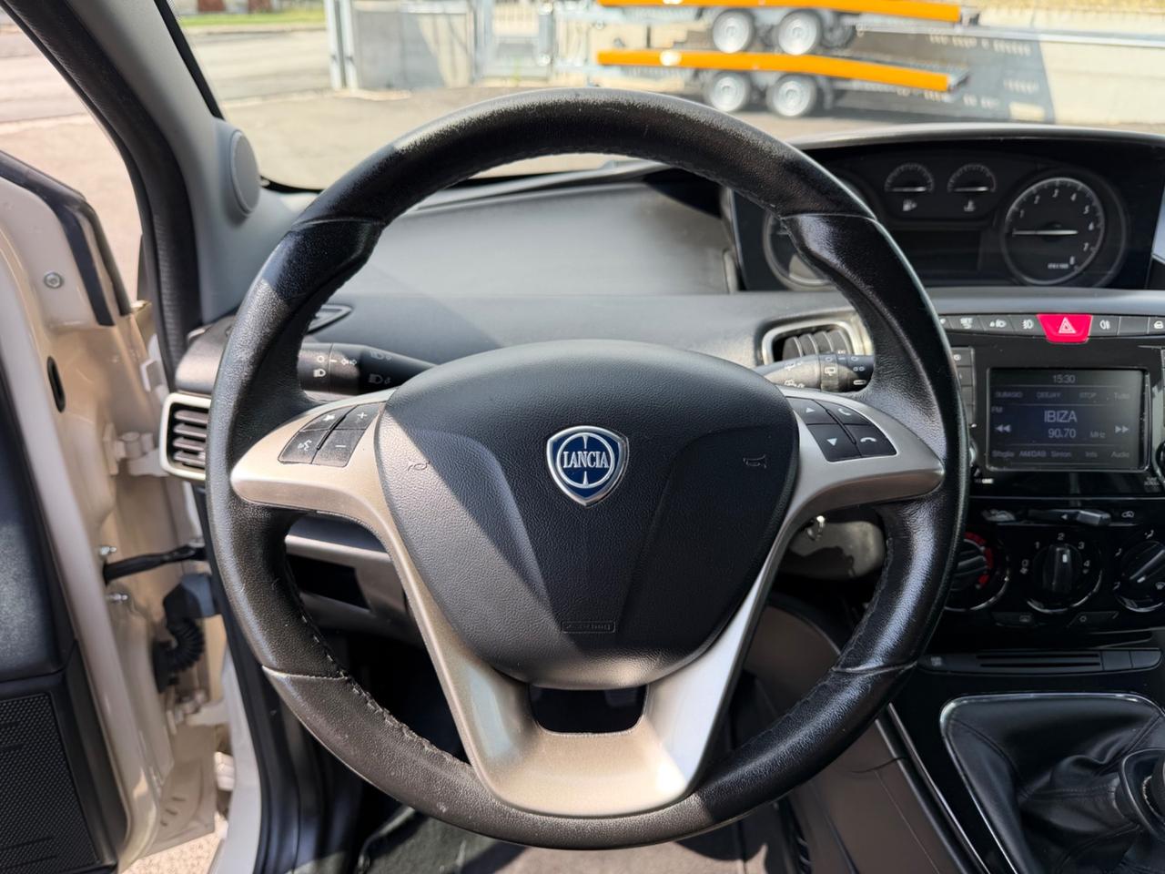 Lancia Ypsilon 1.2 69 CV 5 porte Gold Opening Edition