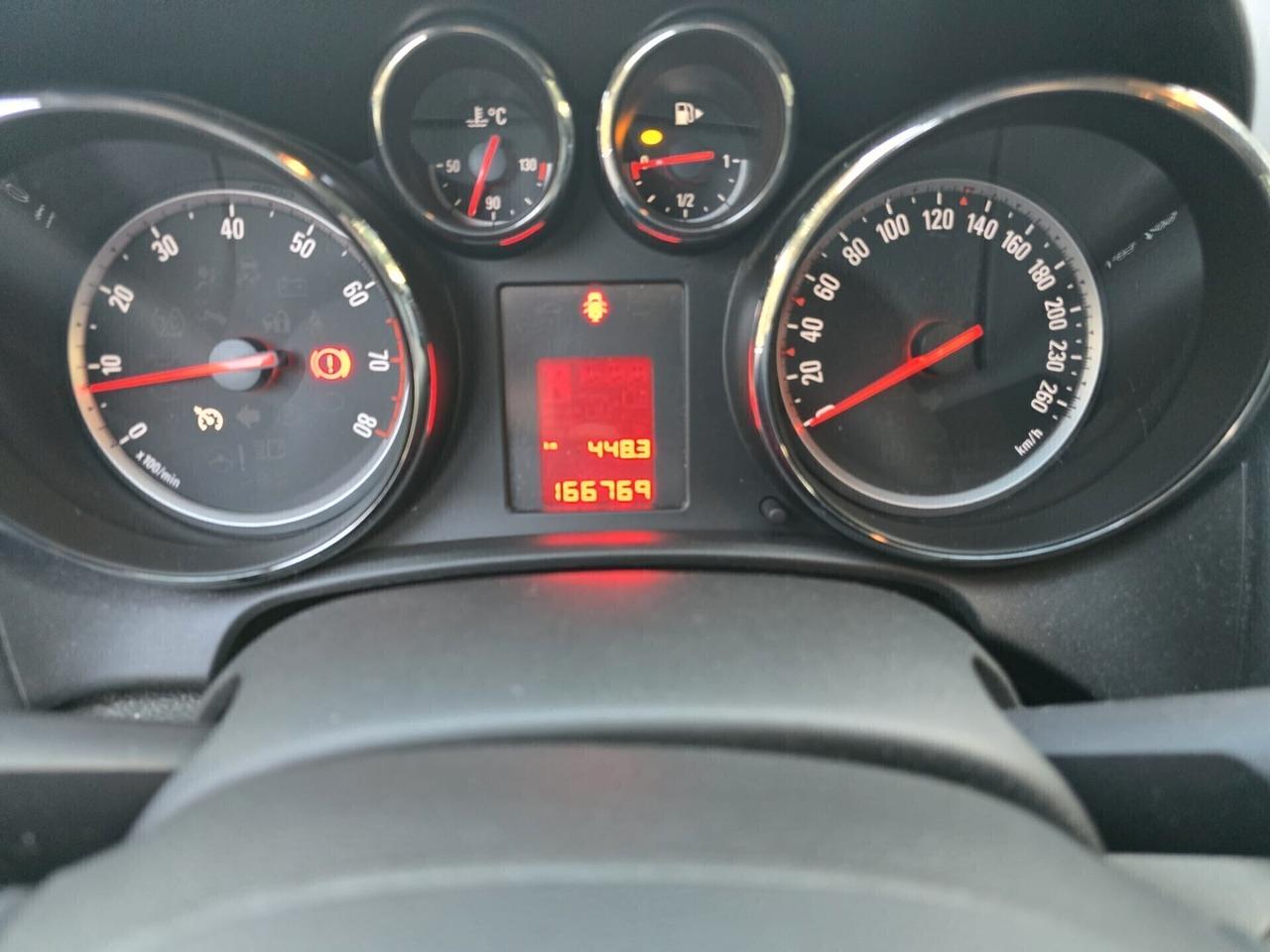 Opel Astra 1.4 BENZINA OK PER NEOPATENTATI ANNO 2013