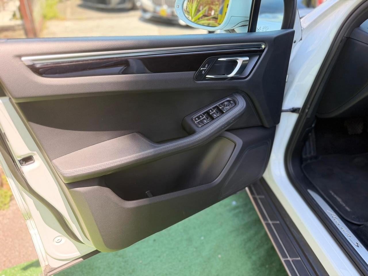 Porsche Macan 3.0 S benzina 353 cavalli pacchetto sport crono
