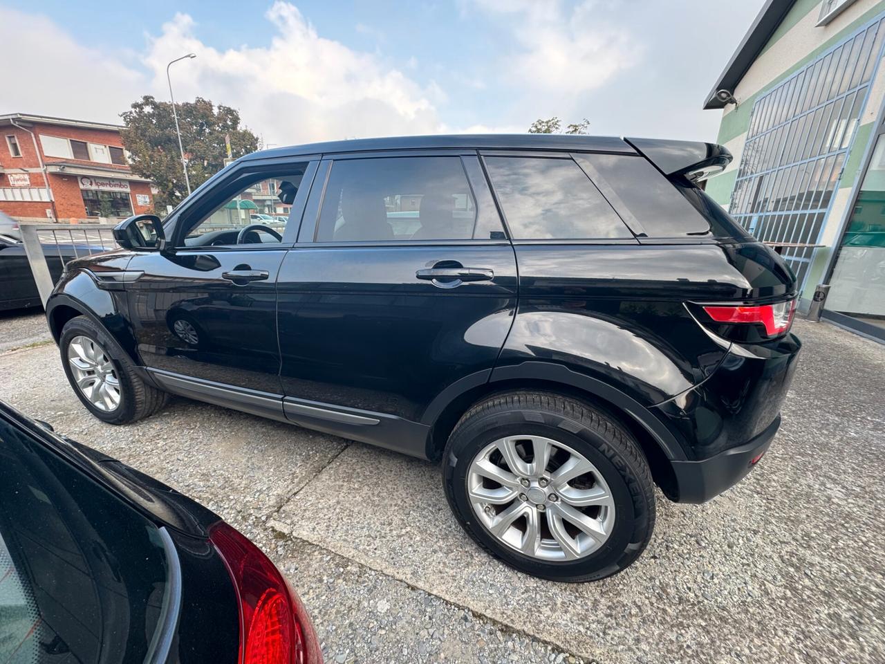 Land Rover Range Rover Evoque 2.0 TD4 4x4 Auto F1 – 2019 – 90.000 KM – Navigatore – Pari al Nuovo!