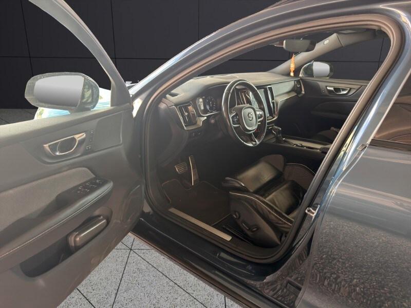 VOLVO V60 (2018-->) V60 D4 Geartronic R-design