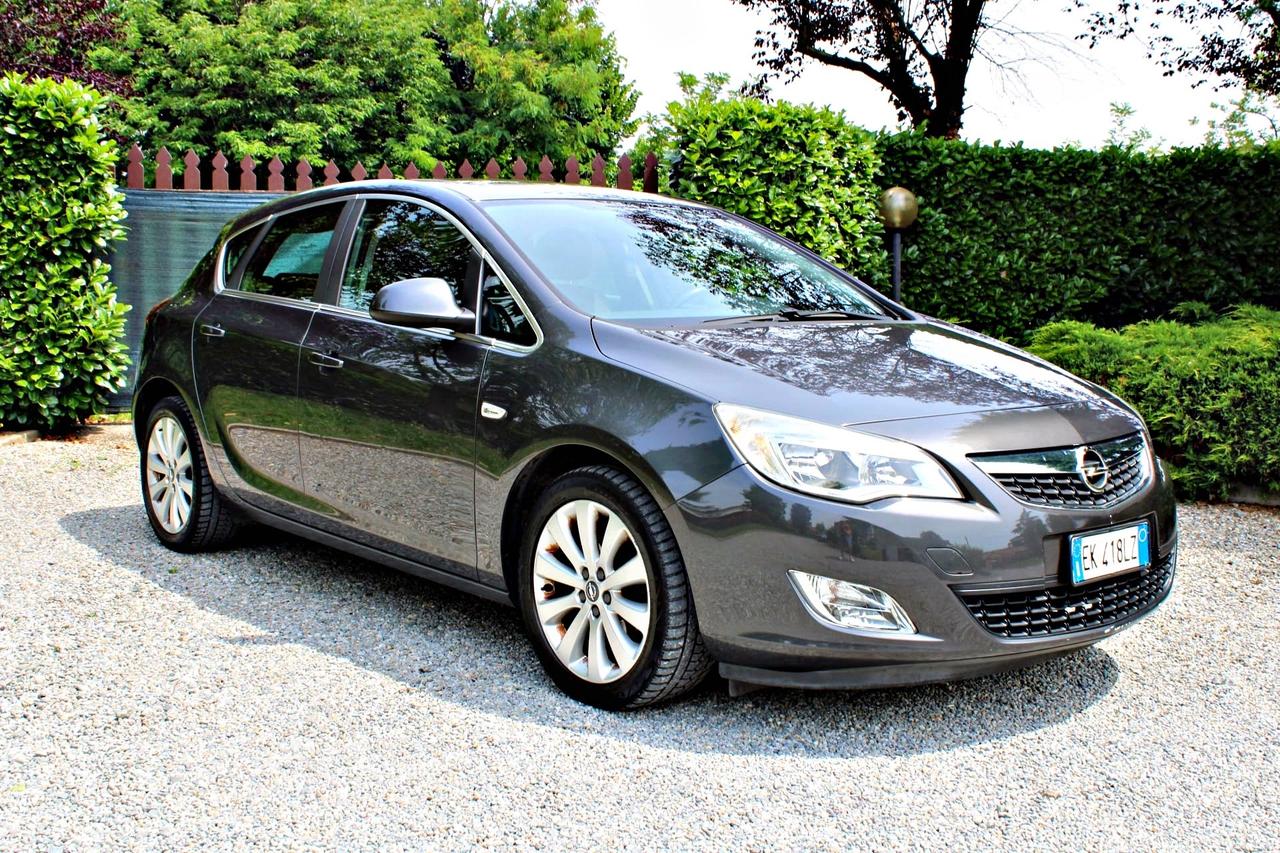 Opel Astra 1.4 100CV 5 porte Cosmo