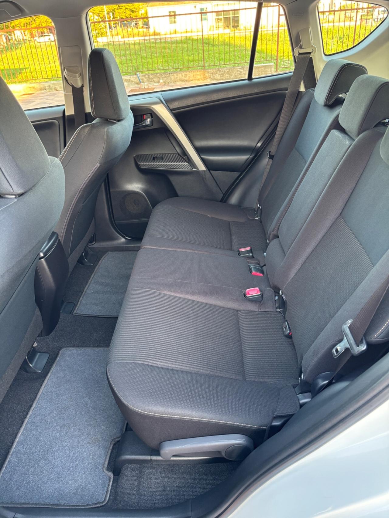 Toyota RAV 4 RAV4 2.0 D-4D 2WD Active