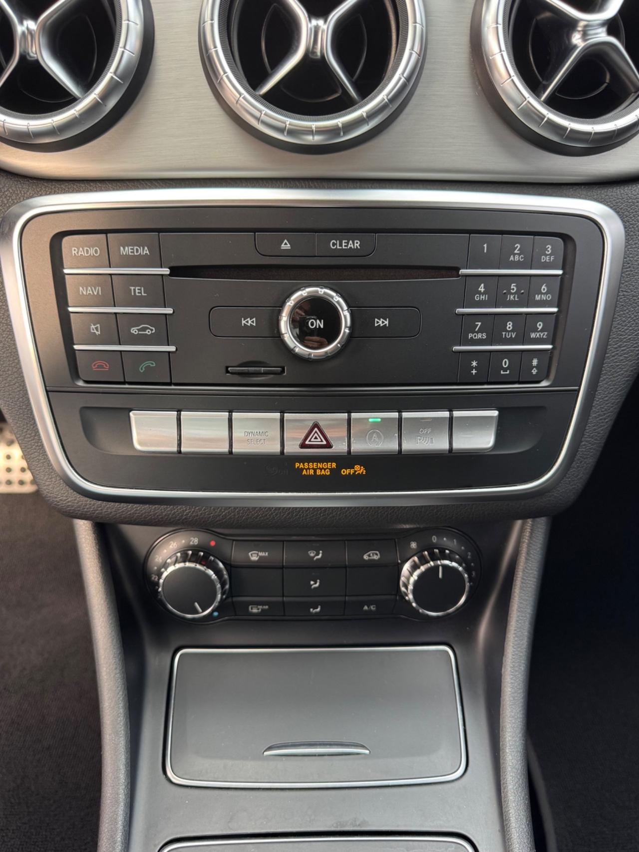 Mercedes CLA 200 d PREMIUM AMG