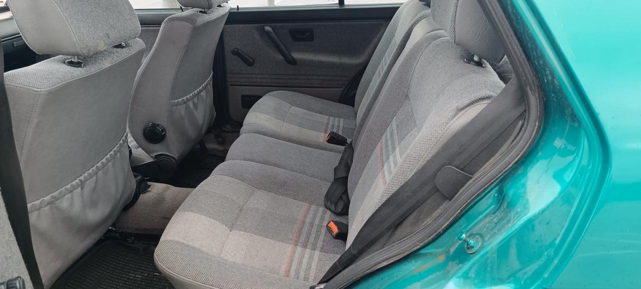 Volkswagen Golf Country