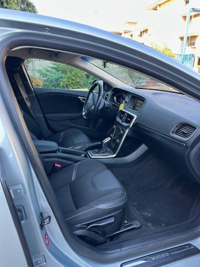 VOLVO V40 D3 Geartronic Momentum