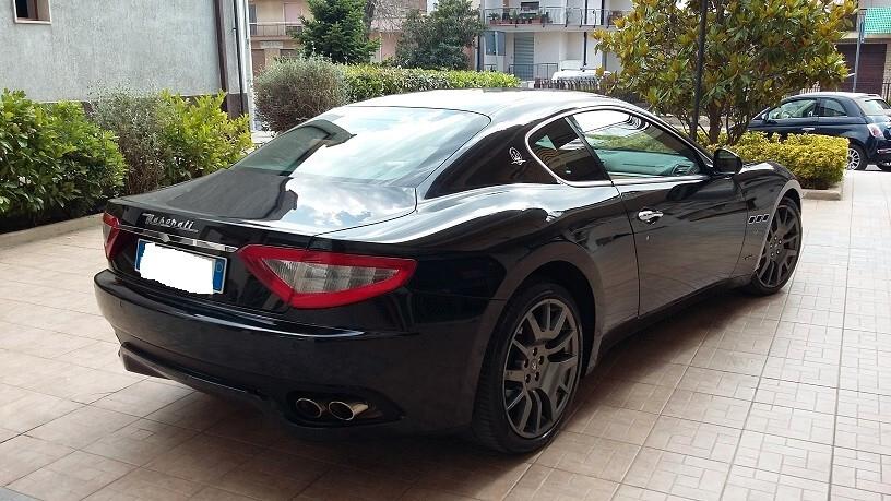 Maserati GranTurismo 4.2 V8 405 cv