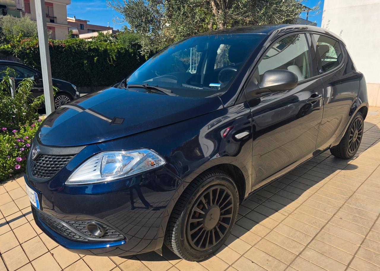 Lancia Ypsilon 1.2 69 CV 5 porte GPL Ecochic Elefantino Blu