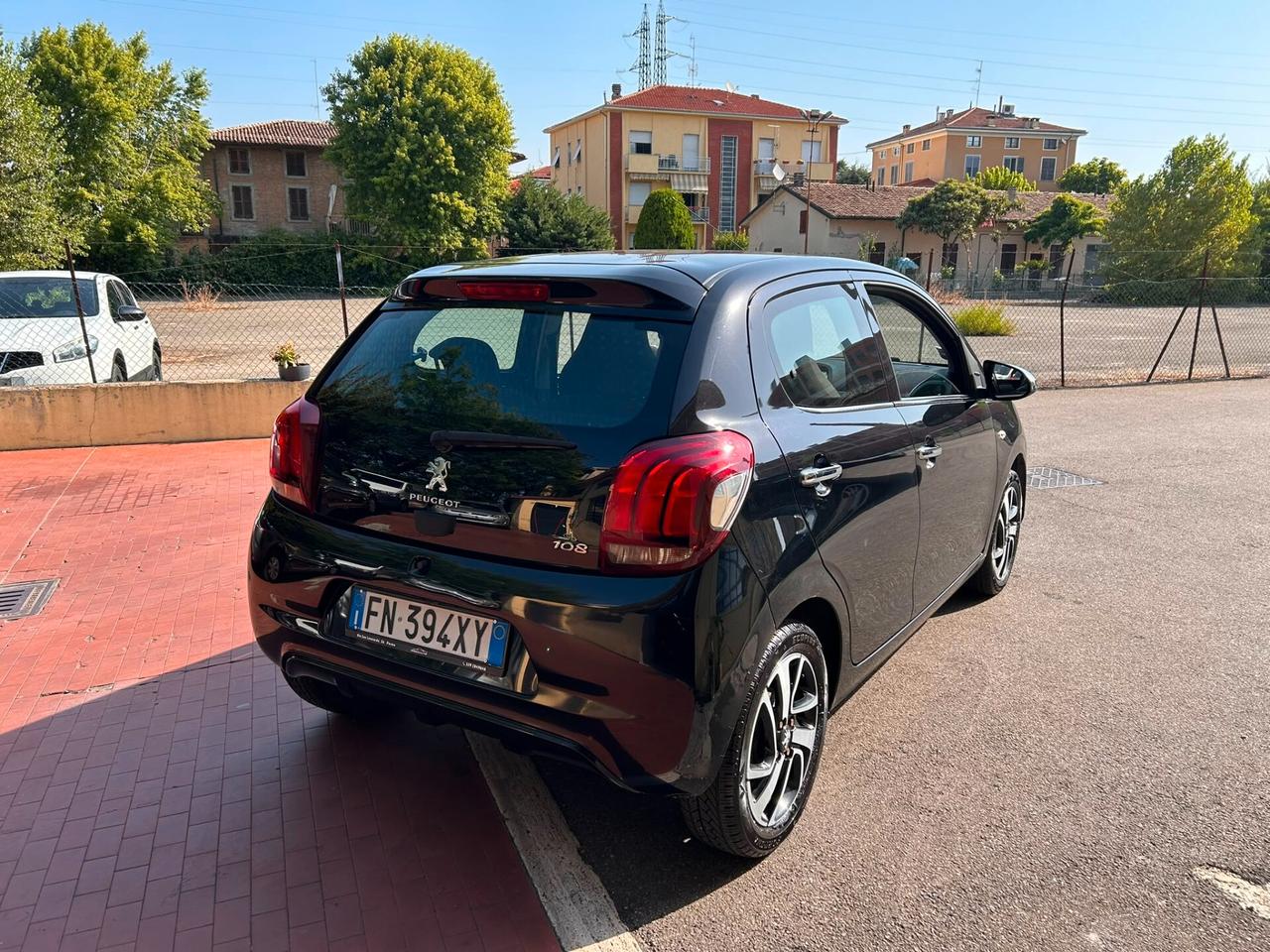Peugeot 108 1.0 Benzina 68CV 5 porte 130.000 KM