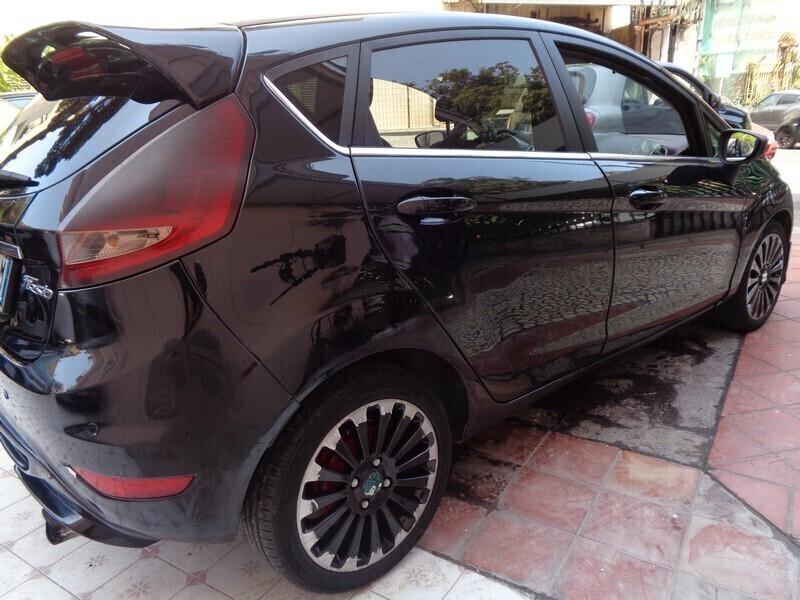 Ford Fiesta 1.4 TDCi 68CV 5 porte Titanium
