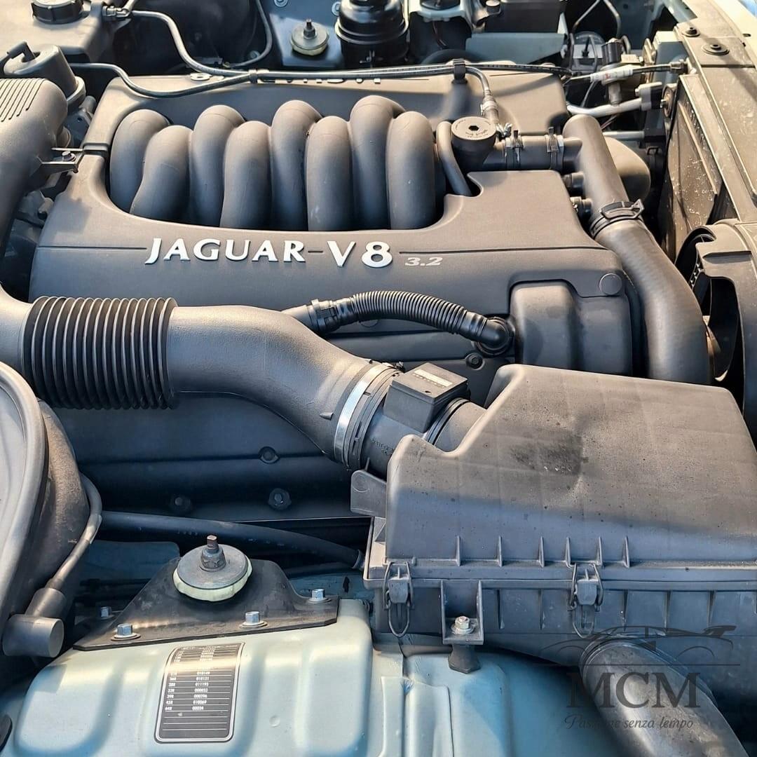 Jaguar XJ8 - 3.2 - V8 Executive - PARI AL NUOVO