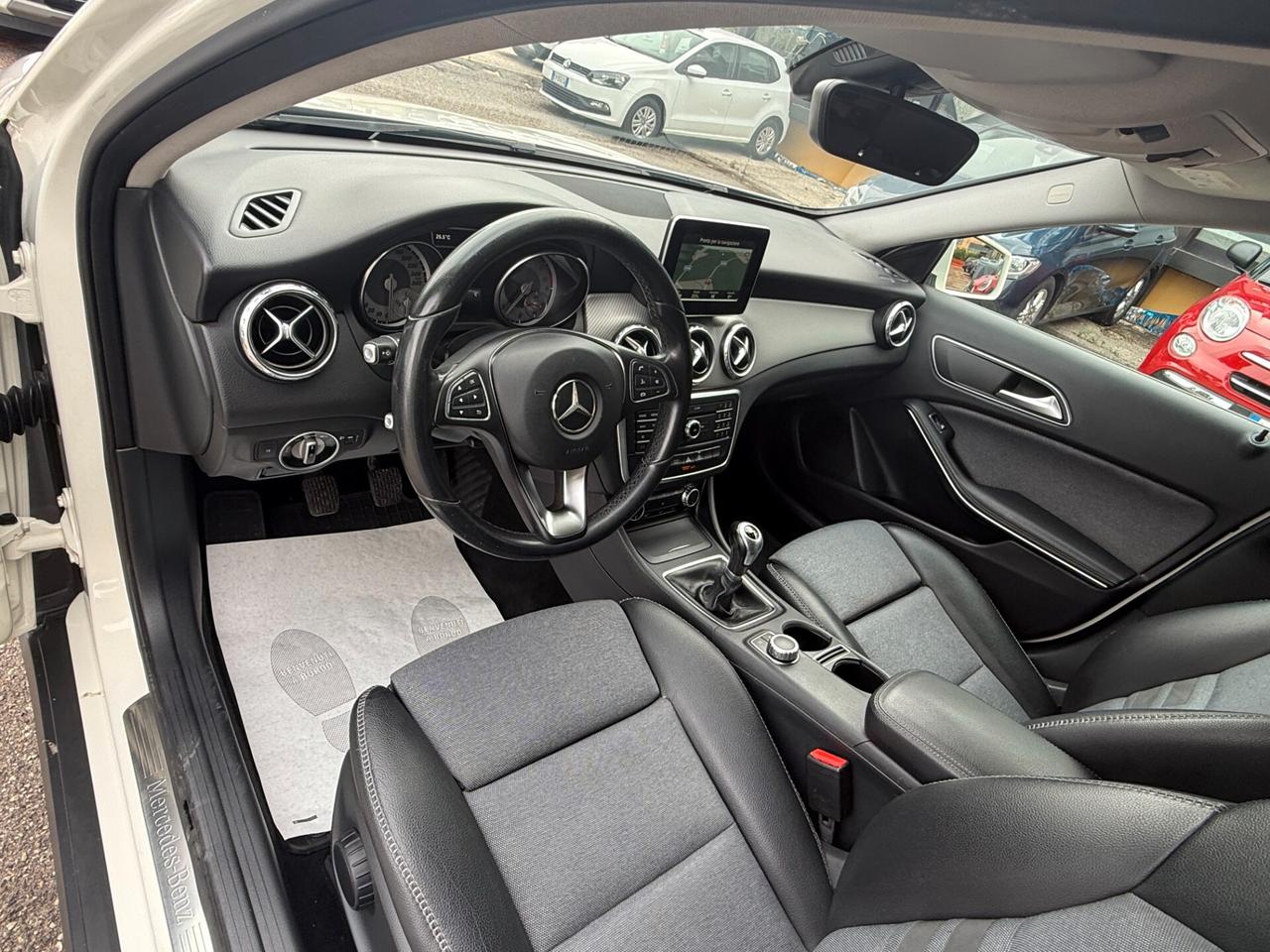 " DA VETRINA " Mercedes-benz GLA 180 d Business