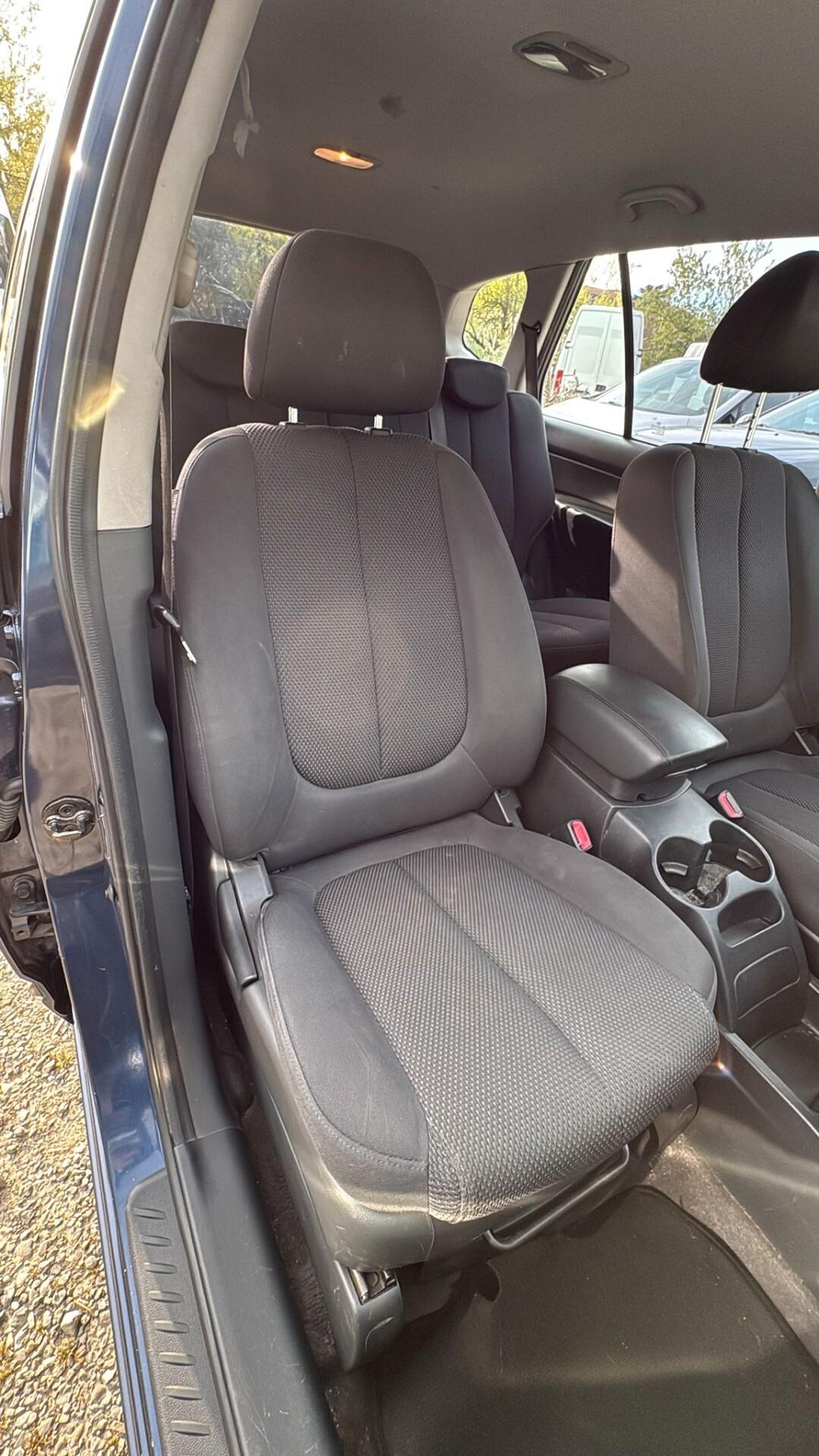 Kia Carens 2.0 16V CRDi 7 POSTI