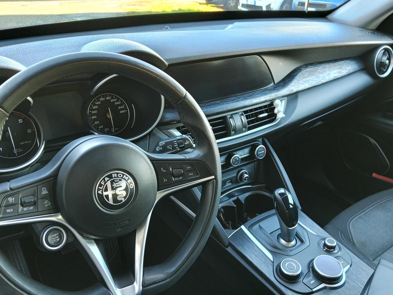 Alfa Romeo Stelvio 2.2 Turbodiesel 160 CV AT8 RWD Business