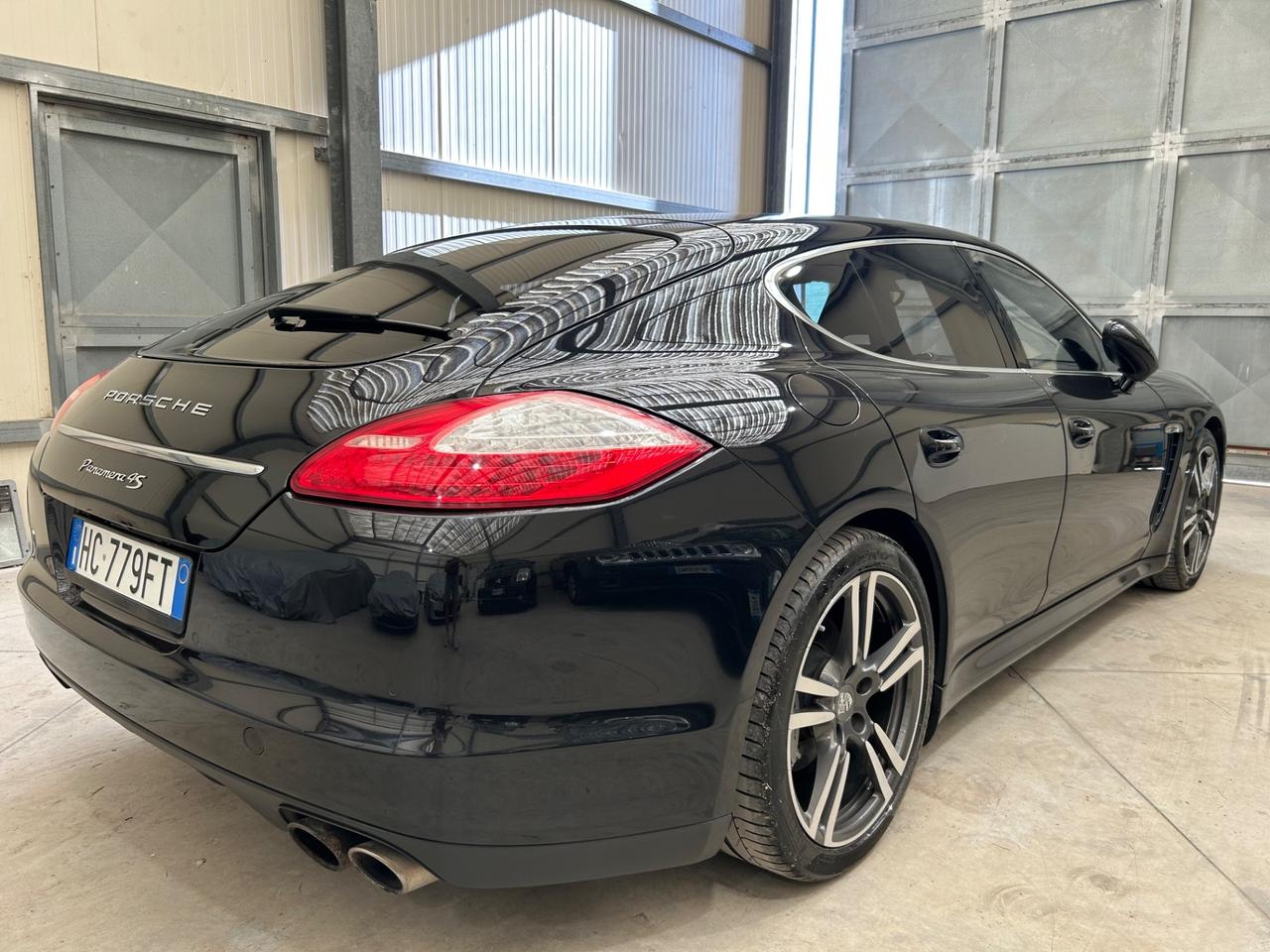 Porsche Panamera 4s