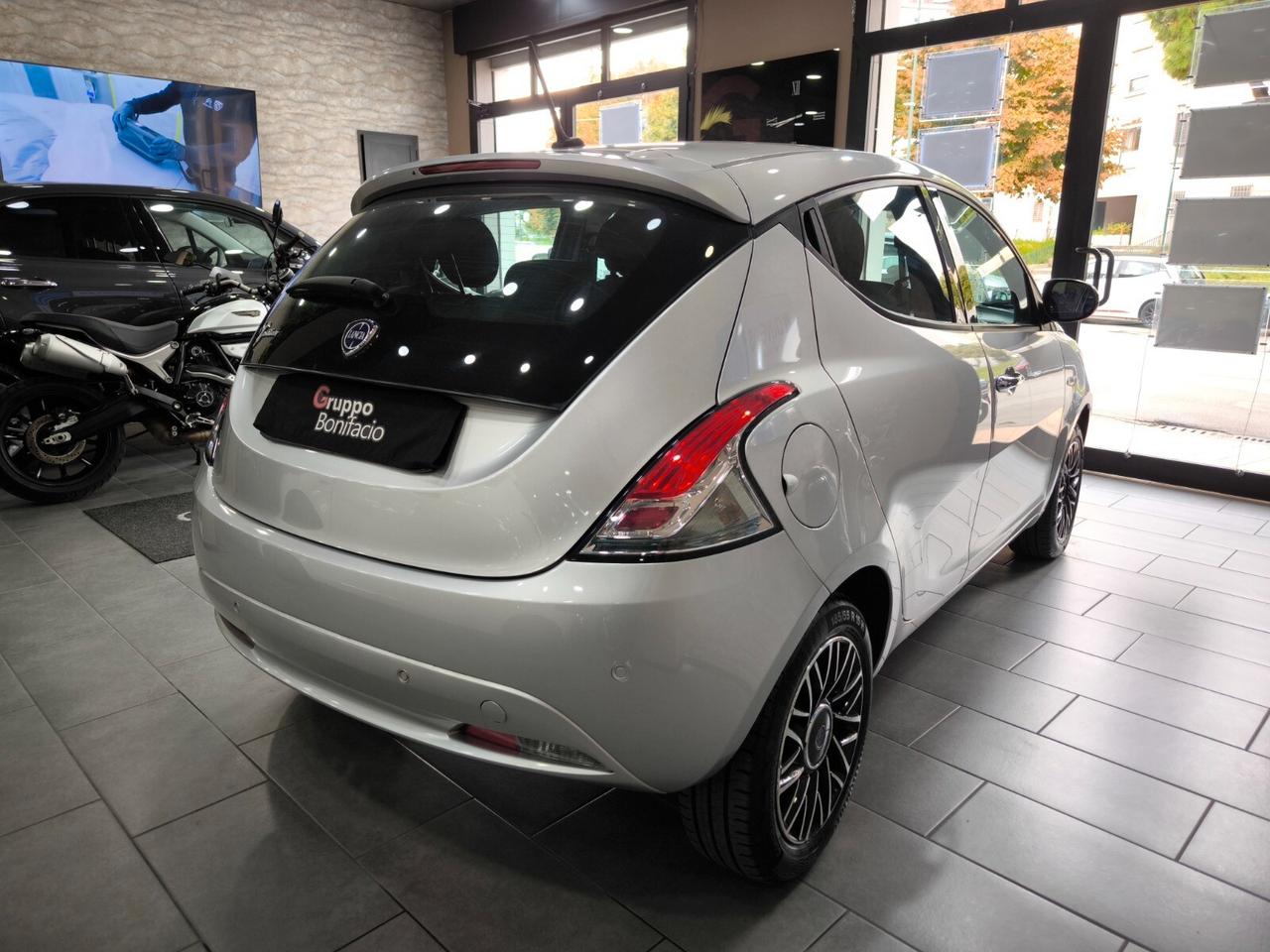 Lancia Ypsilon 1.2 69 CV 5 porte S&S Gold