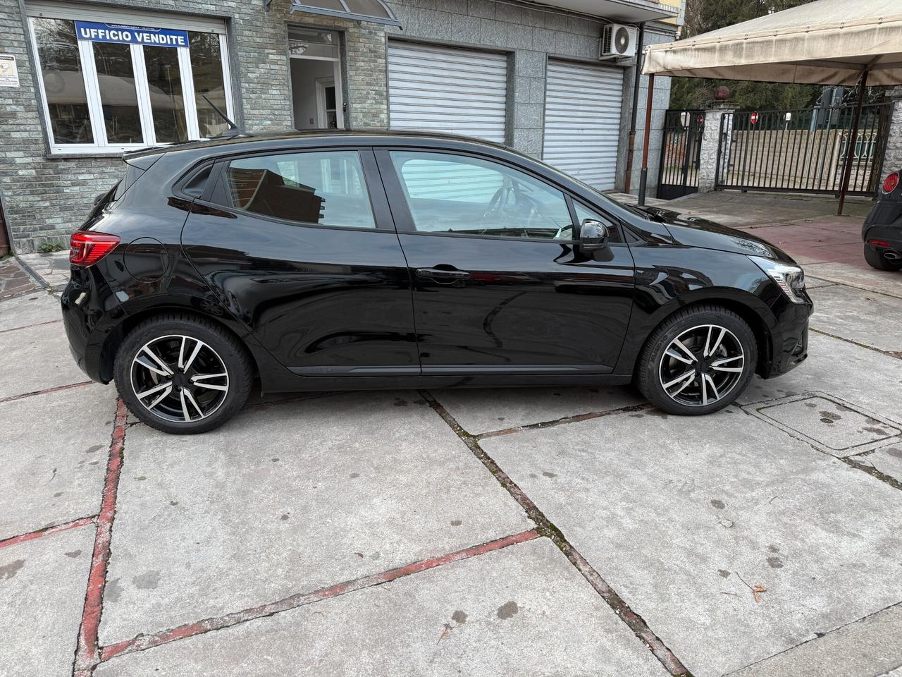 Renault Clio Full Hybrid E-Tech 145 CV 5 porte R.S. Line automatica