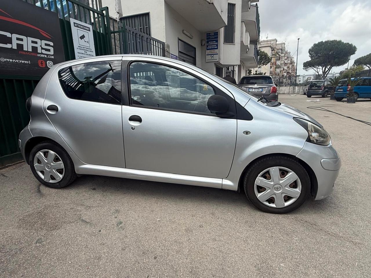 Toyota Aygo 1.0 12V VVT-i 5 porte Sol GPL