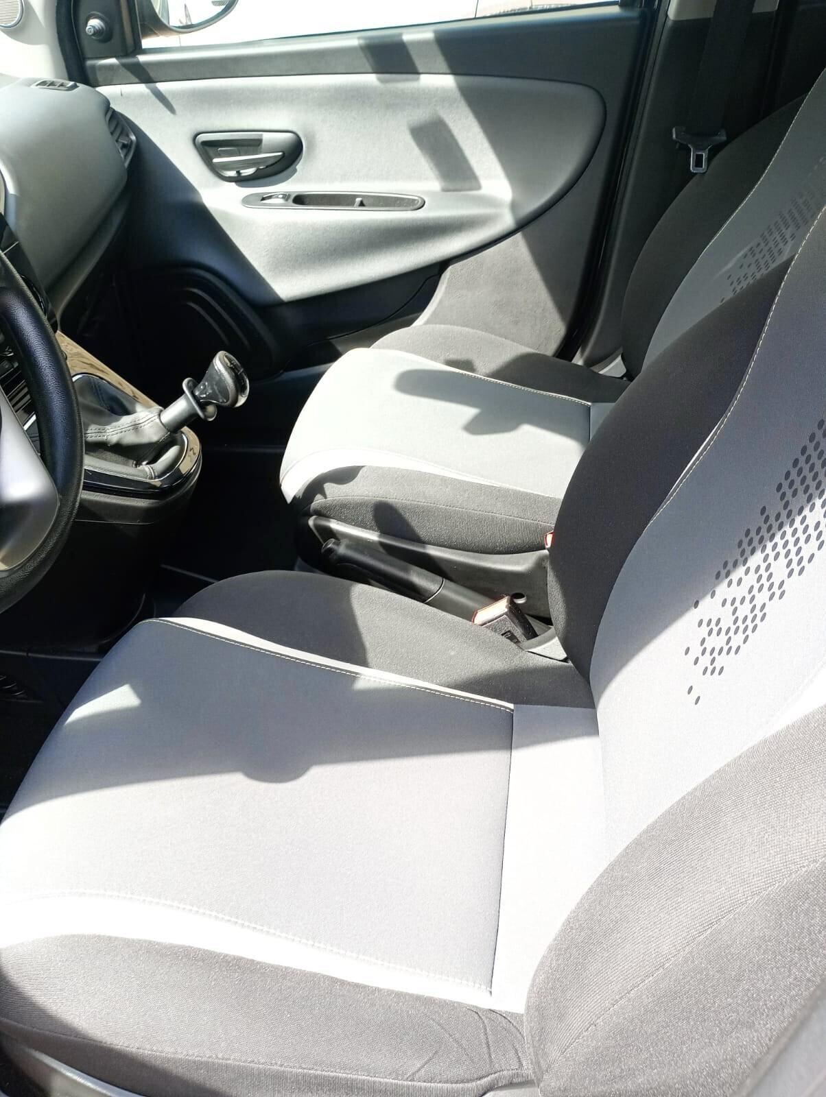 Lancia Ypsilon 1.2 69 CV 5 porte Elefantino
