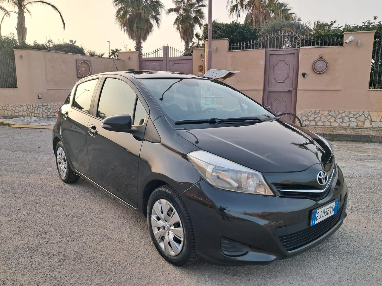Toyota Yaris 1.0 5 porte Lounge