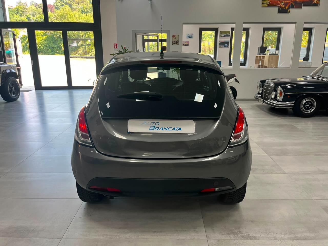 Lancia Ypsilon 1.2 8v