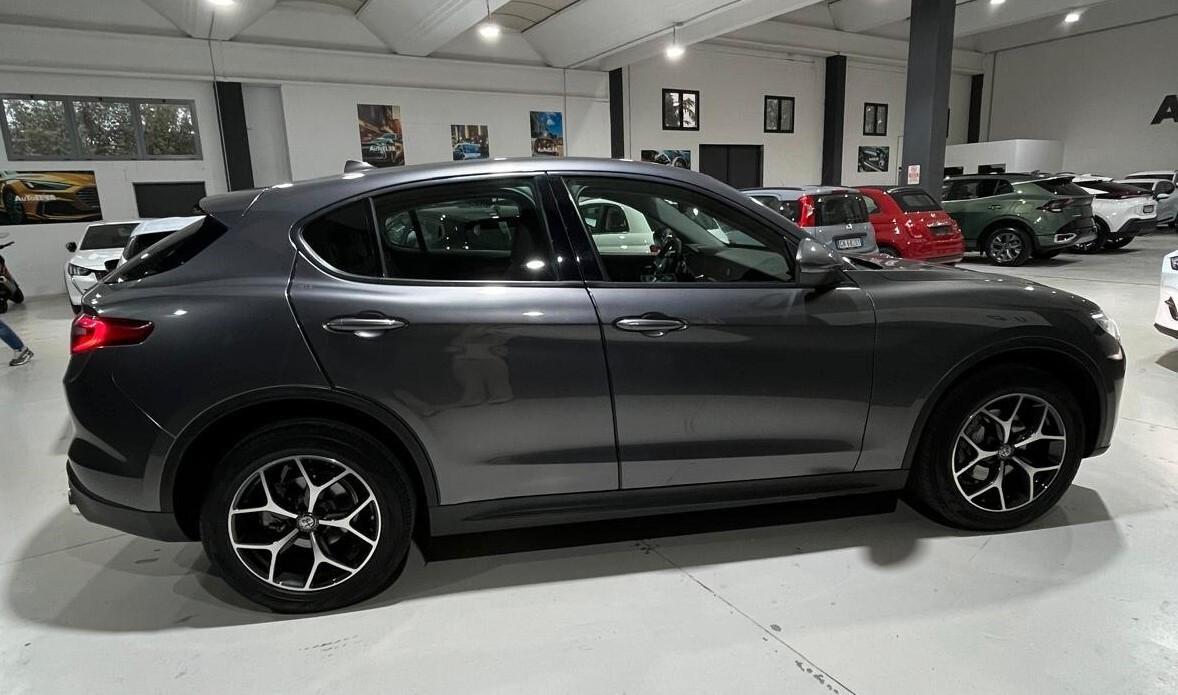 Alfa Romeo Stelvio 2.2 Turbodiesel 210 CV AT8 Q4 Executive