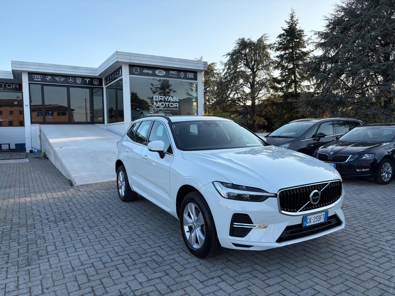 Volvo XC 60 XC60 B4 (d) AWD GEARTRONIC MOMENTUM PRO