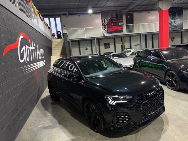 AUDI RS Q3 TOTAL BLACK SEDILI A GUSCIO TETTO
