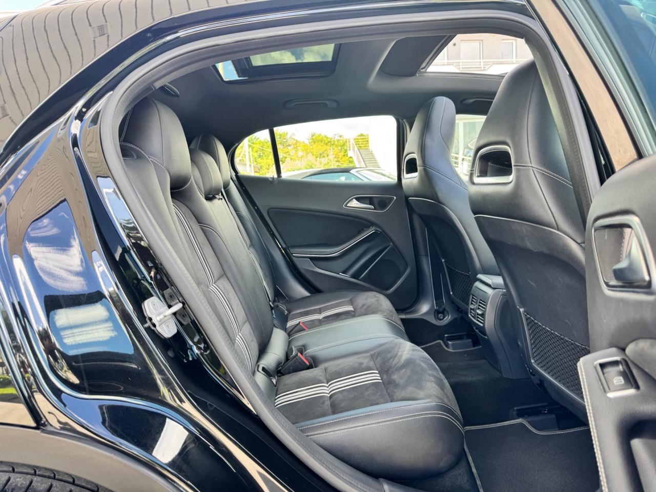 Mercedes-benz GLA 200 d Automatic Premium edition open