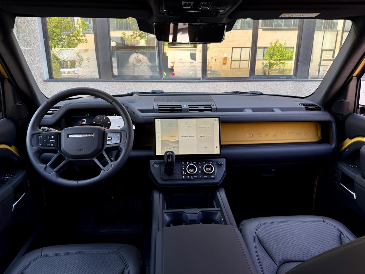 Land Rover Defender TROPHY EDITION