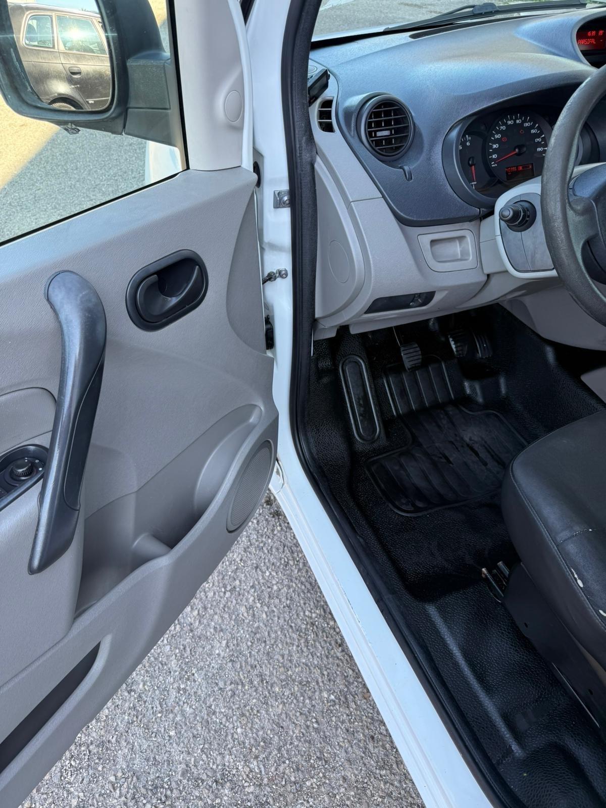 Renault Kangoo - AUTOCARRO