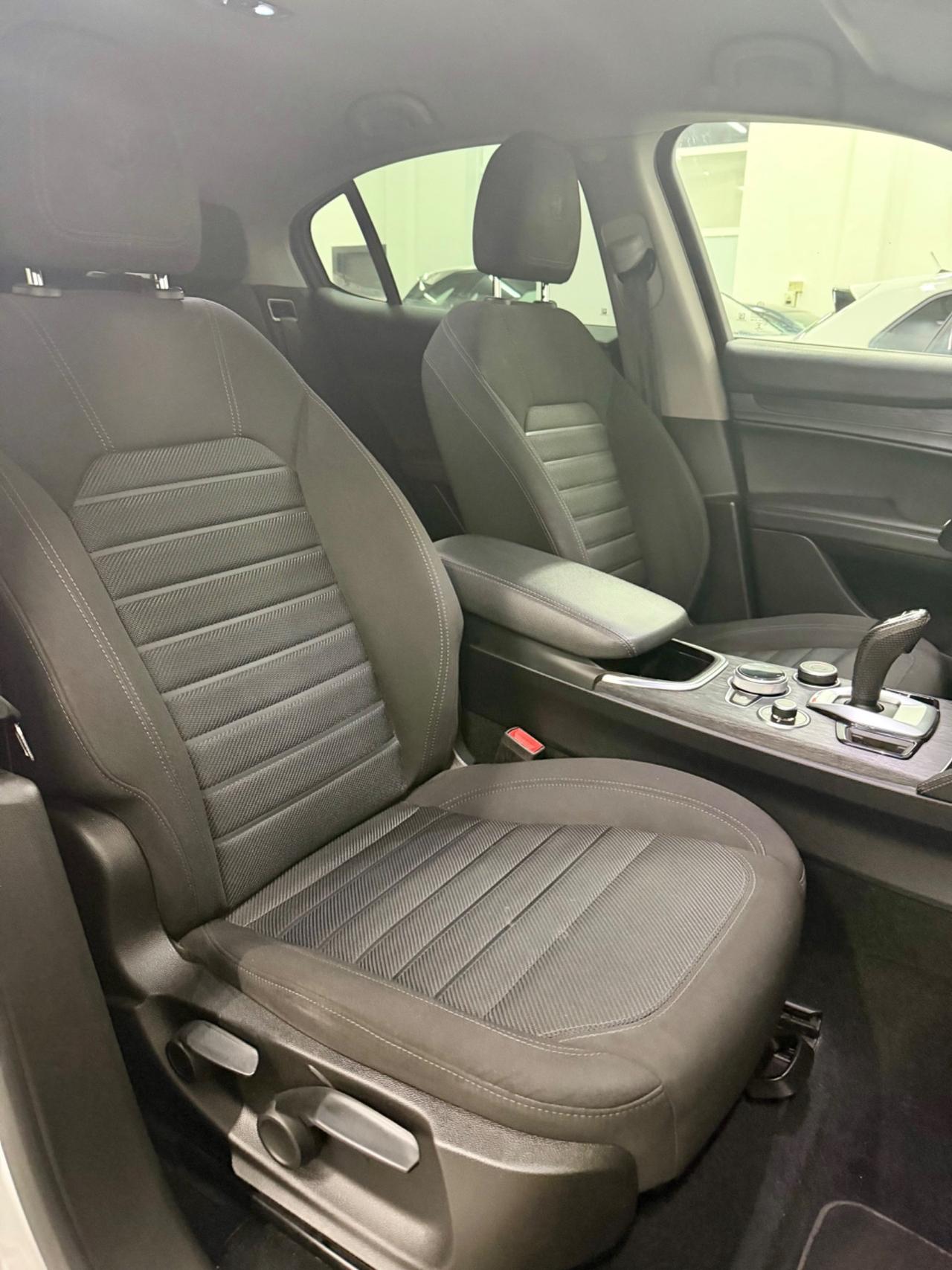 Alfa Romeo Stelvio 2.2 160 CV AT8 RWD FINANZIABILE