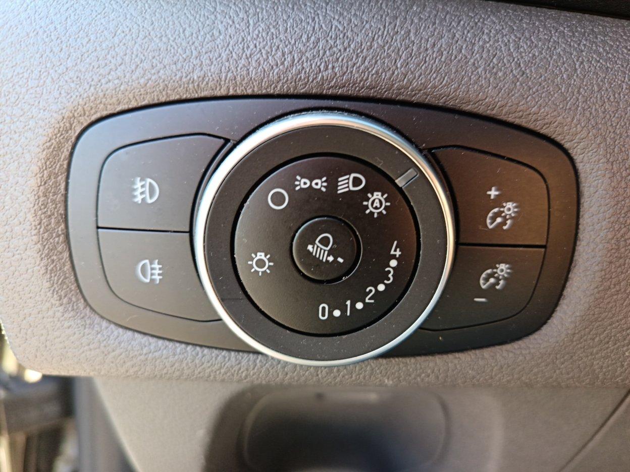 FORD Tourneo Custom 1ª s - Tourneo Custom 320 2.0 EcoBlue 130CV MHEV PC Titanium