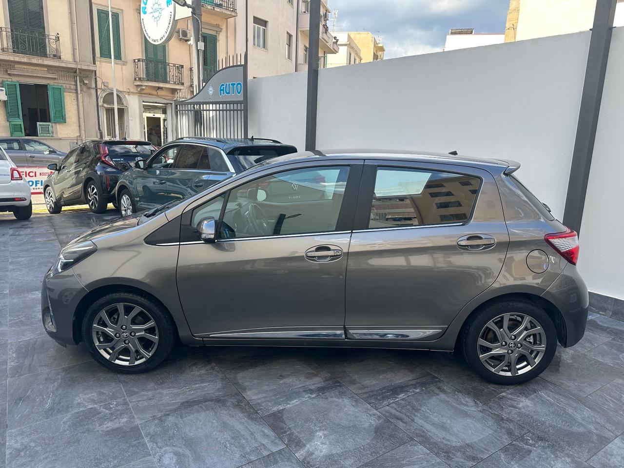 Toyota Yaris 1.0 5 porte Lounge