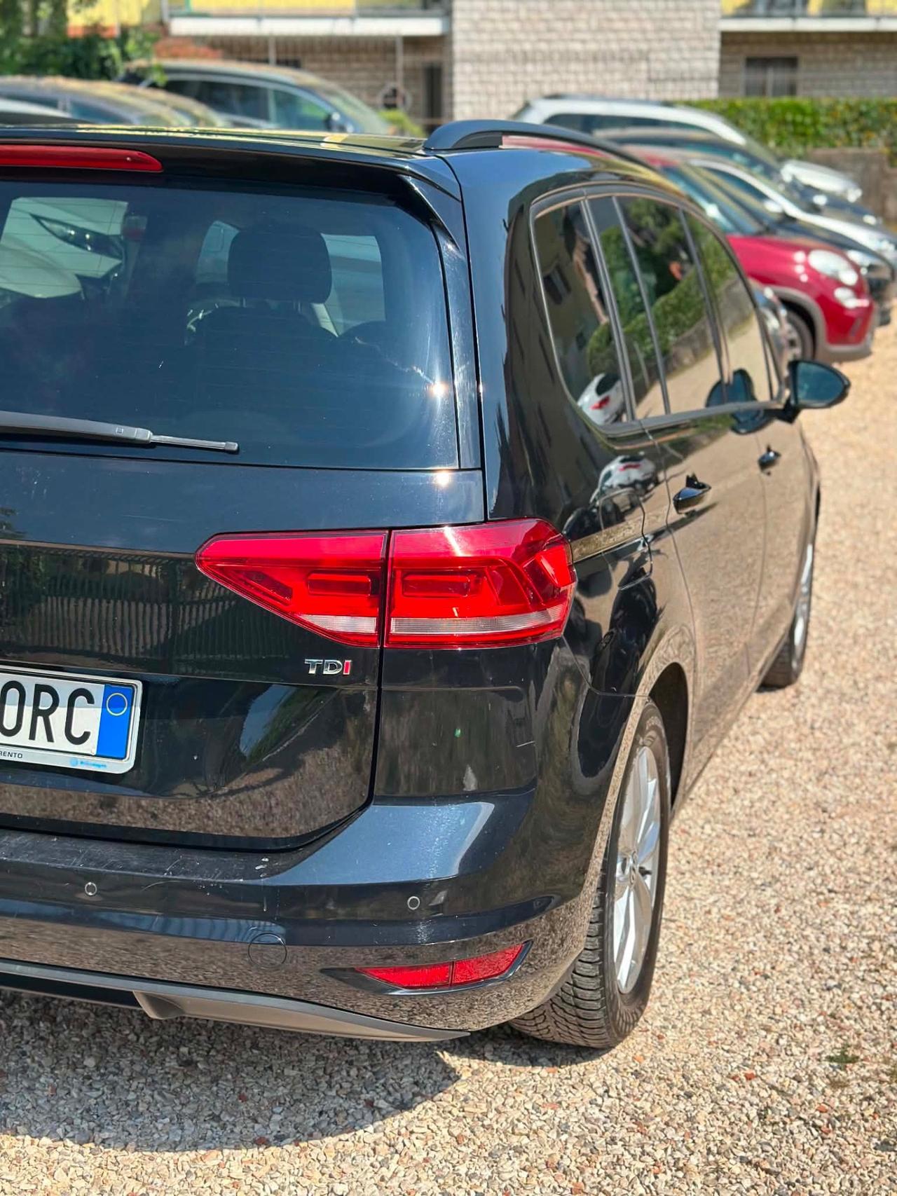Volkswagen TOURAN 1.6 TDI 150 CV DSG 7 POSTI