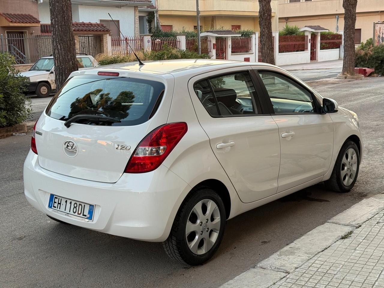 Hyundai i20 1.2 5P. SOLI KM 88.000 - 2012