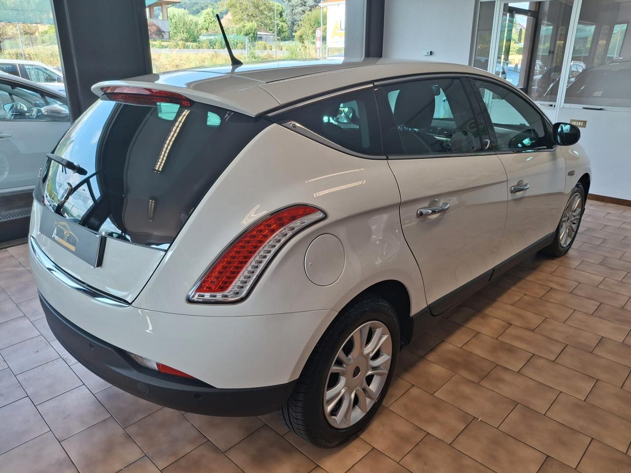 Lancia Delta 1.6 mjt Platino 120cv*NEOPATENTATI