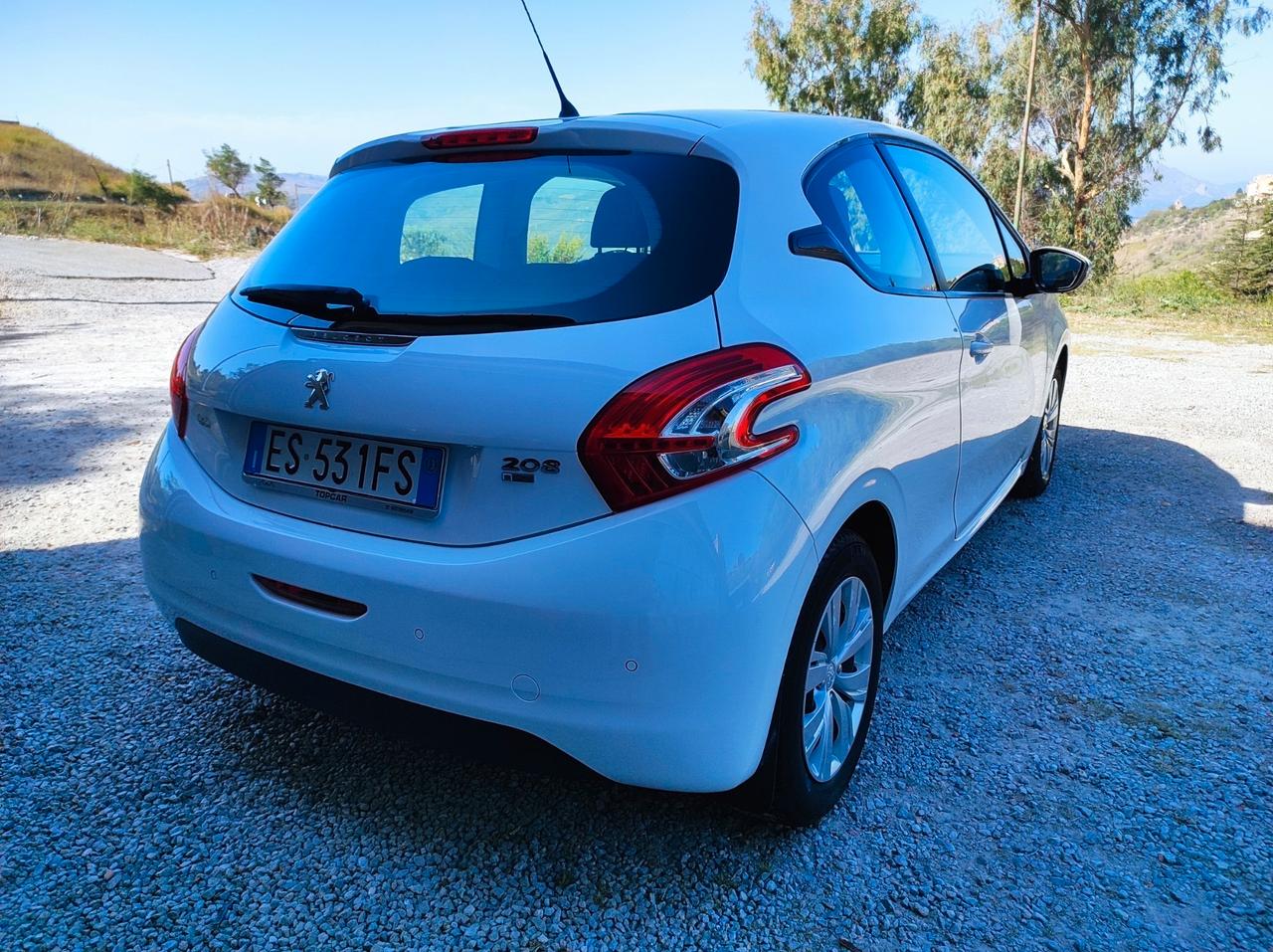 Peugeot 208 1.6 e-HDi 92 CV Stop&Start 3 porte Allure