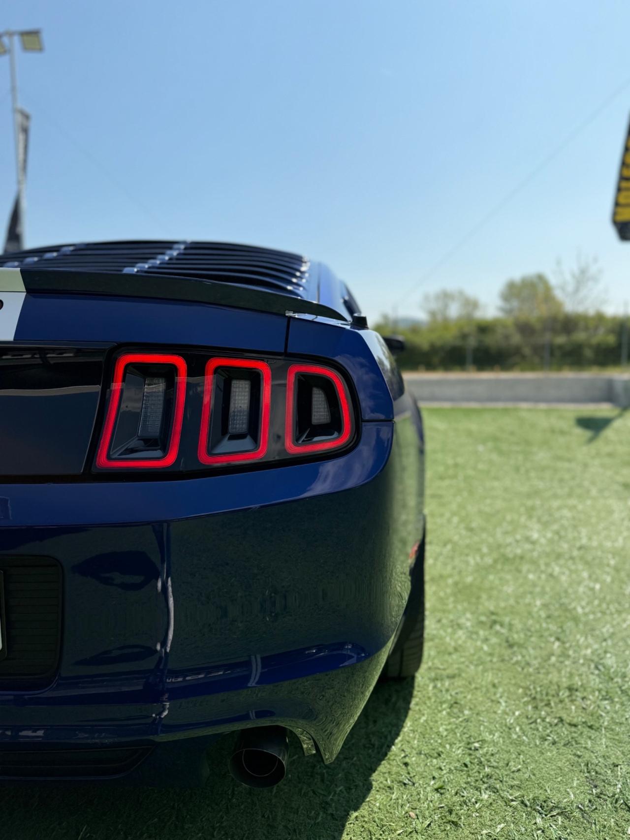 Ford Mustang GT 5.0 V8 NO SUPERBOLLO