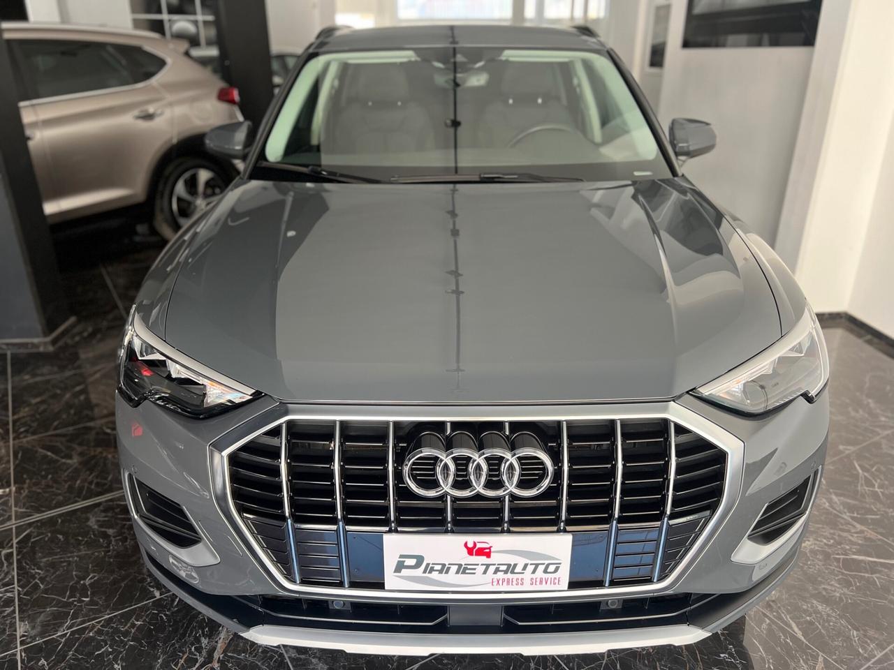 Audi Q3 35 2.0 tdi 150cv Business s-tronic LED/NAVI/18;