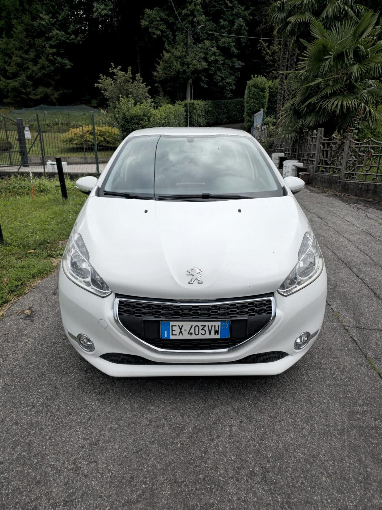Peugeot 208 1.2 benzina