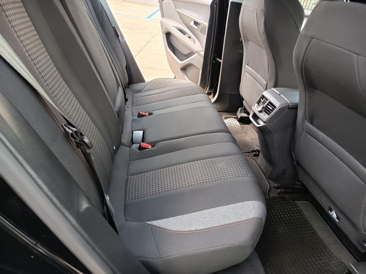 Peugeot 3008 BlueHDi 130 S&S EAT8 Business