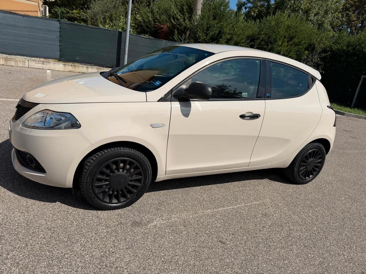 Lancia Ypsilon 1.2 Gpl - NEOPATENTATI - 12 MESI DI GARANZIA -