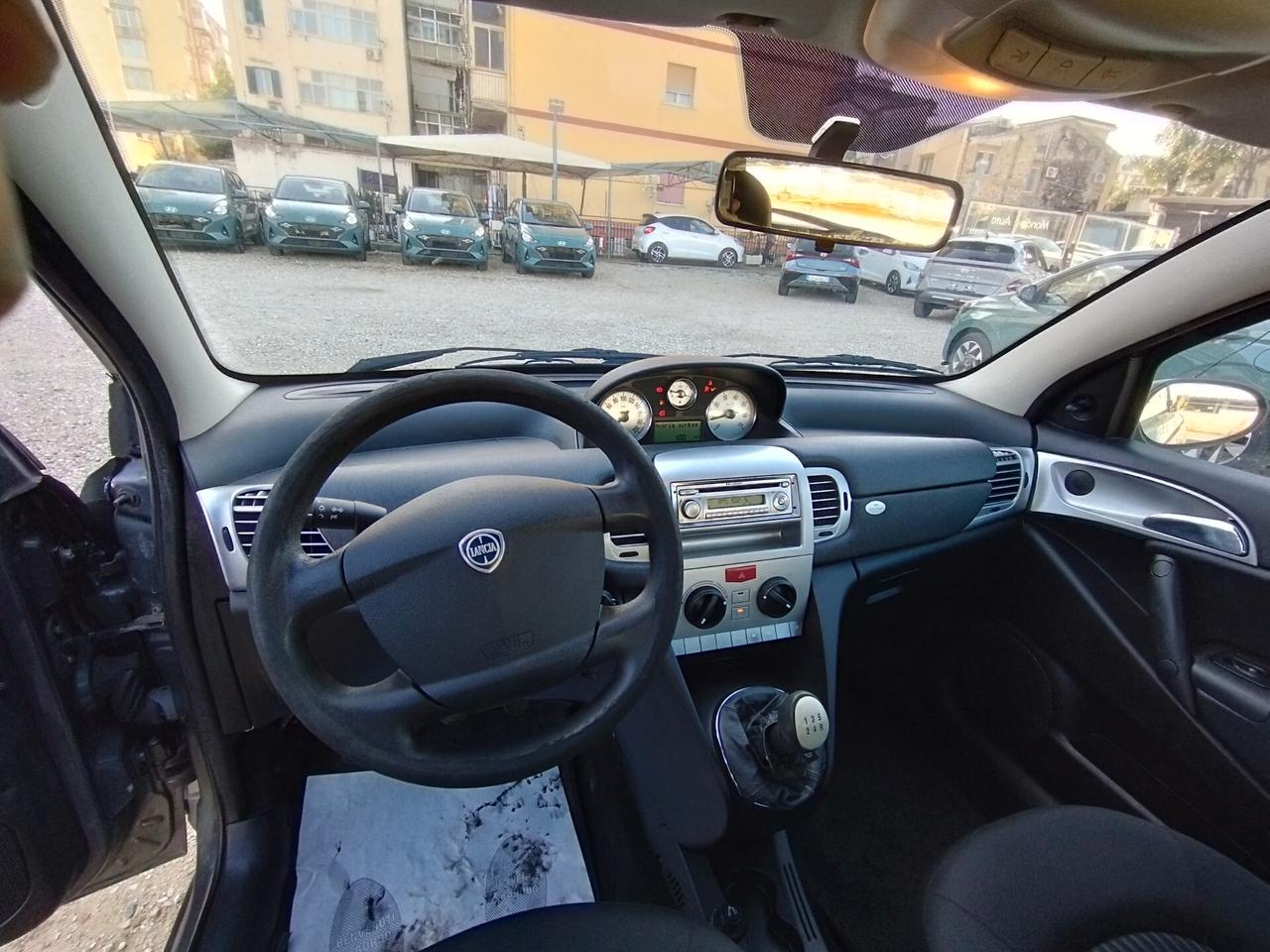 Lancia Ypsilon 1.3 MJT 75 CV Diva