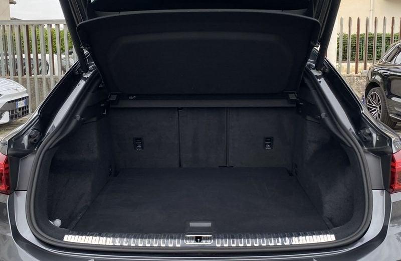 Audi Q3 Sportback S Line interno ed esterno 2.0 TDI 150CV s-tronic 35