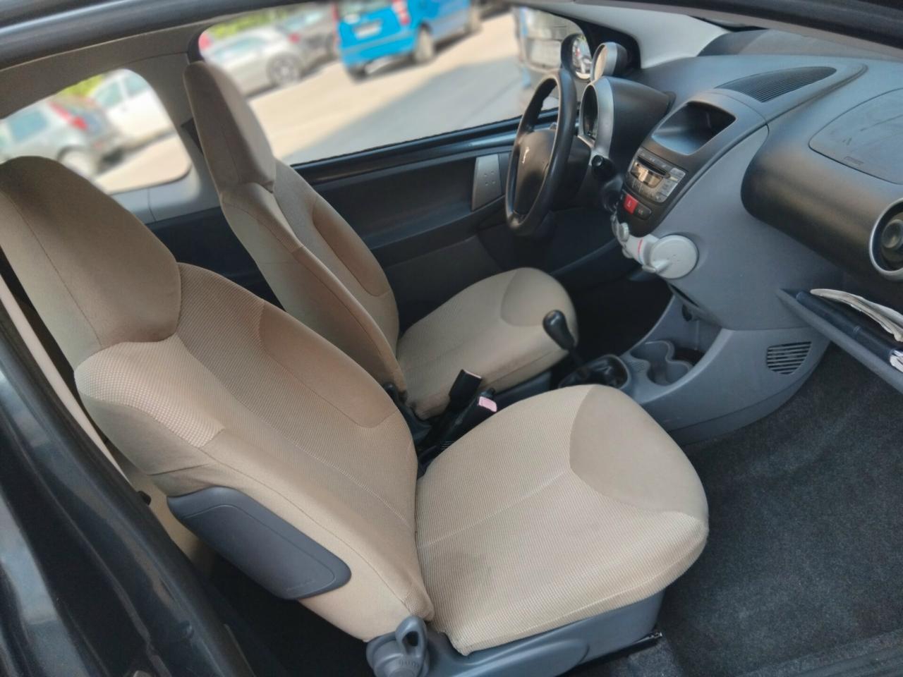 PEUGEOT 107 998CC CLIMA RADIO 50KW
