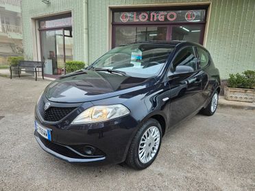 Lancia Ypsilon 1.0 FireFly 5 porte S&S Hybrid Ecochic Gold