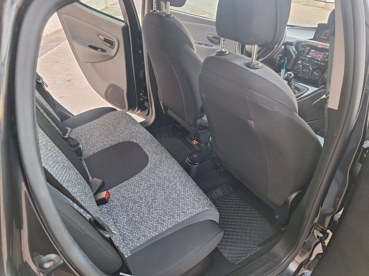 Lancia Ypsilon 1.0 Hybrid GOLD 2022
