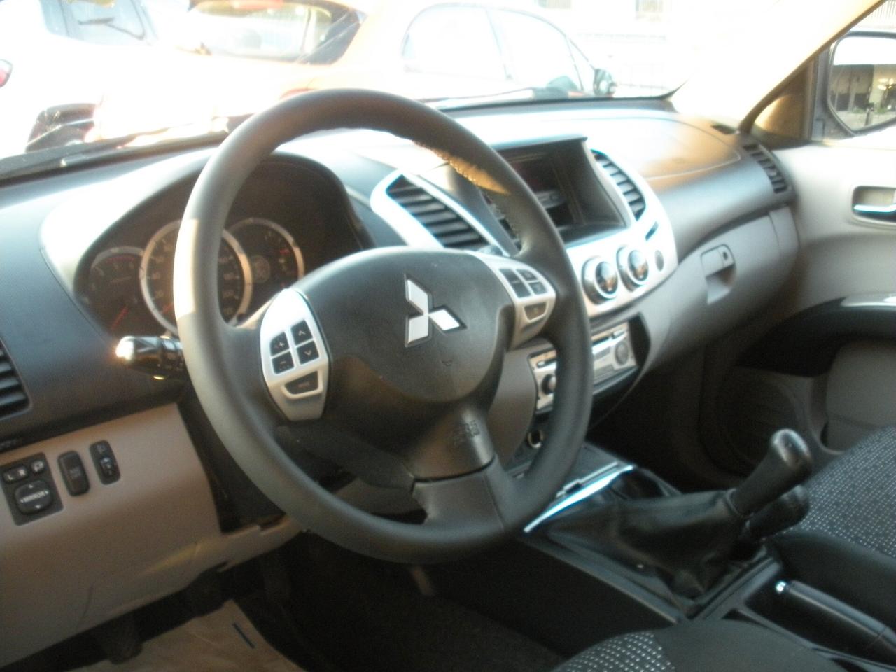 Mitsubishi L200 2.5 DI-D/178cvCV Club Cab INTENSE